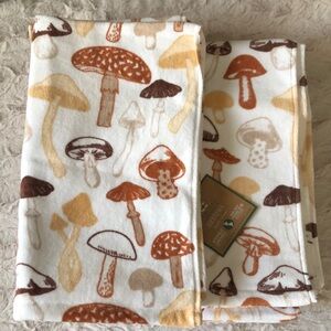 Deborah Connolly MUSHROOM Hand and Bath Towels